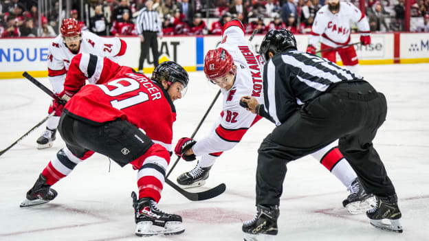 11_250427_CARvsNJD_RD1_GM4_JL209709