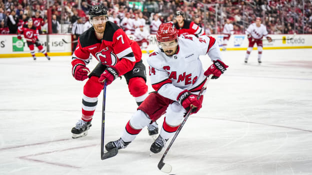 26_250427_CARvsNJD_RD1_GM4_JL203265