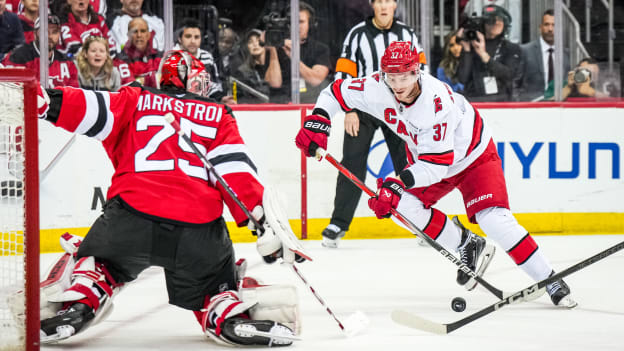 23_250427_CARvsNJD_RD1_GM4_JL202543