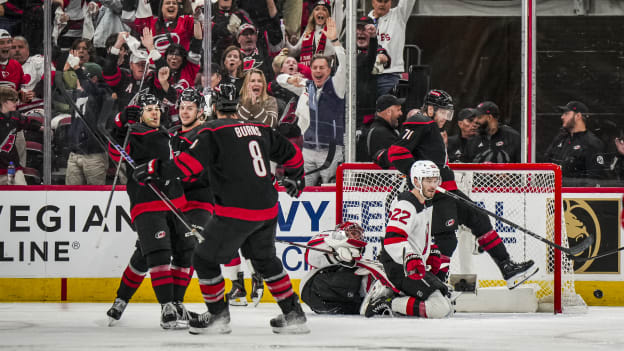 11_250429_CARvsNJD_RD1_GM5_JL102604