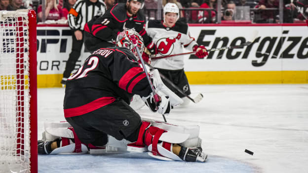 13_250429_CARvsNJD_RD1_GM5_JL104664