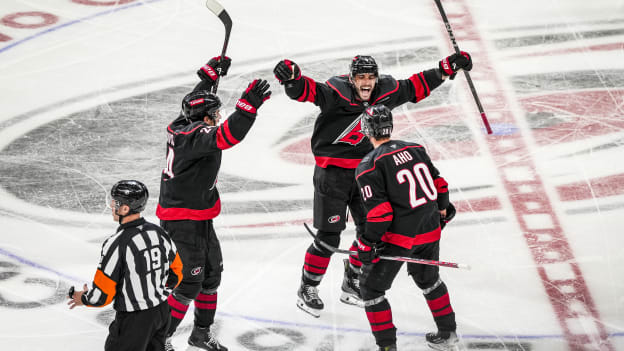 29_250429_CARvsNJD_RD1_GM5_CC103441