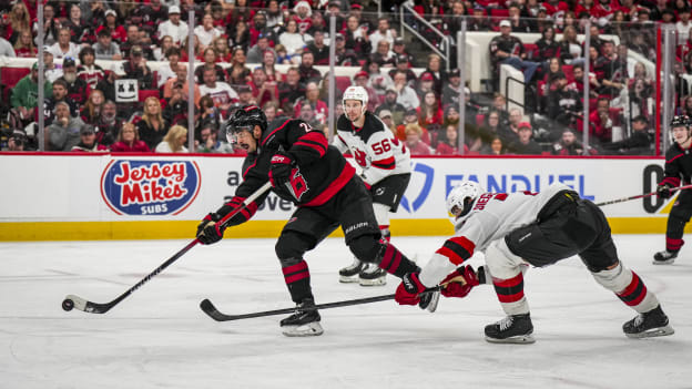 21_250429_CARvsNJD_RD1_GM5_JL107181