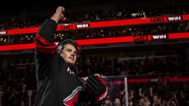 40_250429_CARvsNJD_RD1_GM5_JL200184