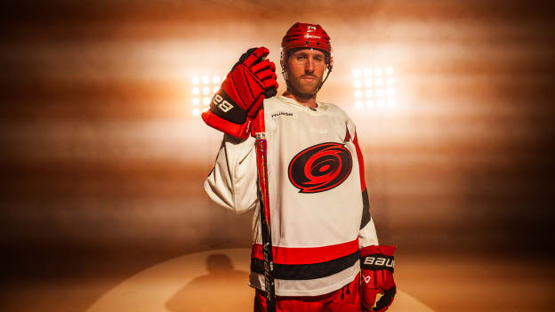 250806_Creative_Away_Jersey_Photoshoot_Stage_Slavin_12