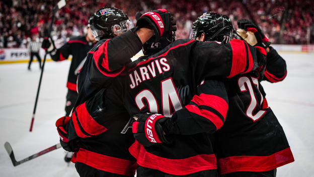 251009_NJDvsCAR_JL204019