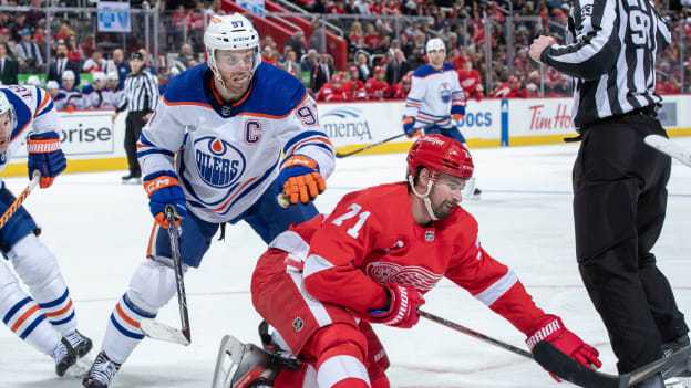 Edmonton Oilers v Detroit Red Wings