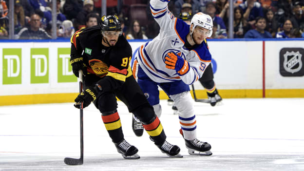 Montreal Canadiens v Vancouver Canucks