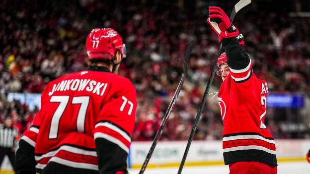 251030_NYIvsCAR_JL105324