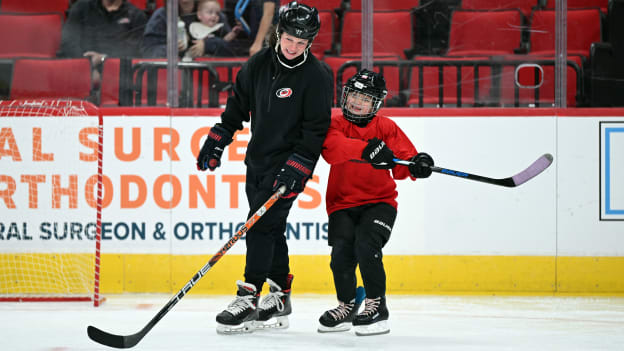 251003IIHFGirlsHockey0009_kdg