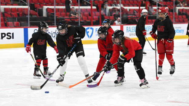 251003IIHFGirlsHockey0004_kdg