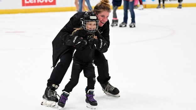 251003IIHFGirlsHockey0097_kdg