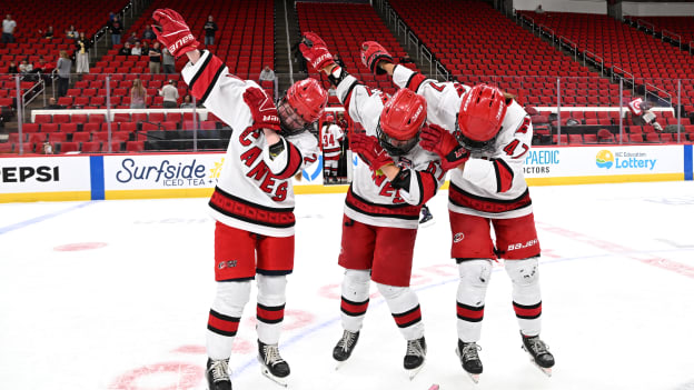 251003IIHFGirlsHockey0085_kdg