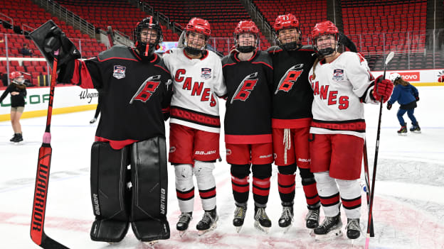 251003IIHFGirlsHockey0082_kdg