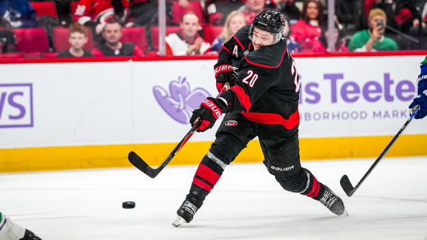 251114_VANvsCAR_Favorites_JL101970