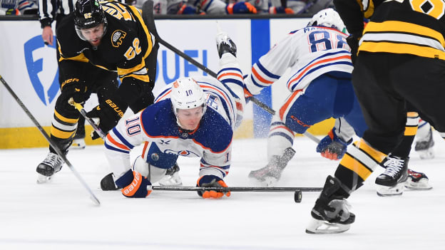 Edmonton Oilers v Boston Bruins