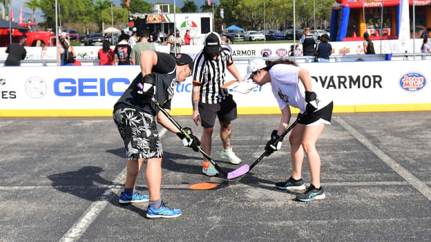NHL Unites hosts ball hockey tournament ahead of Winter Classic