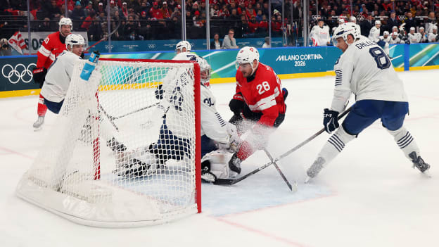 Meier scores twice, Switzerland defeats France
