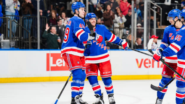 Chicago Blackhawks v New York Rangers