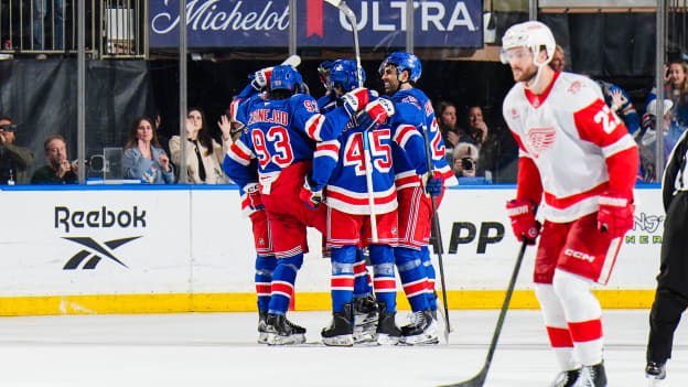 Detroit Red Wings v New York Rangers