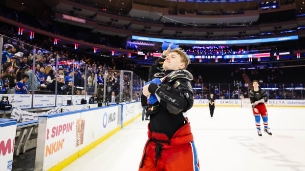 MF_NYR_040826_MF1_5337