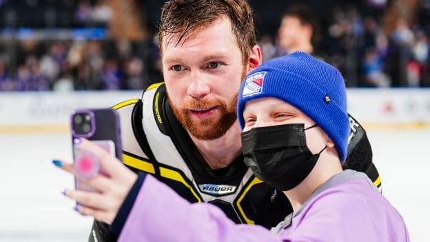 JS_NYR_040826_JS108094