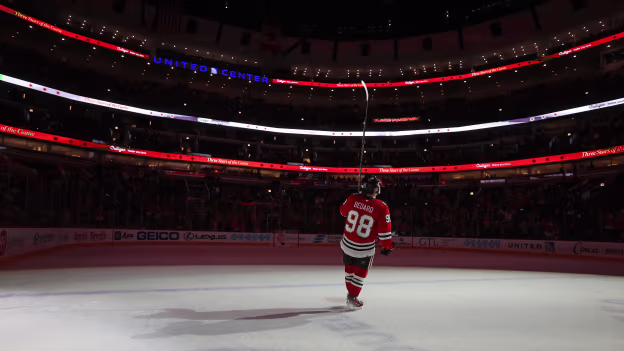 CGY@CHI: Bedard has a hat trick against the Flames