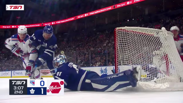 NYR@TOR: Stolarz with a great save against Sam Carrick