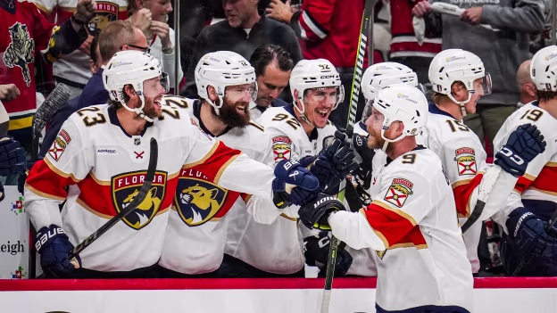 Bennett scores on empty net