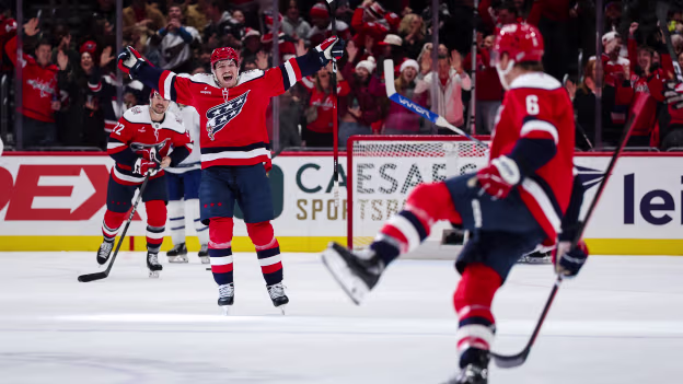 Chychrun grabs lead with one-timer