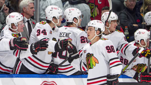 CHI@VAN: Bedard scores empty-net goal