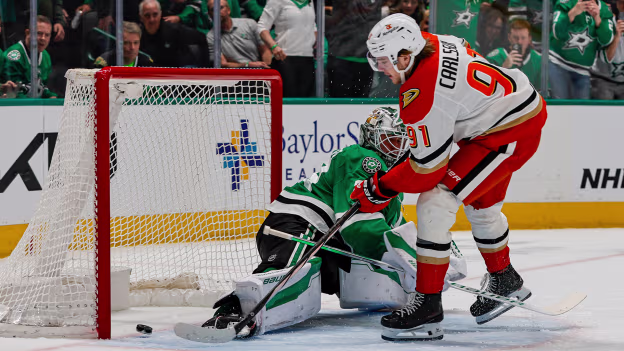 Carlsson nets pretty penalty shot