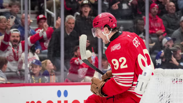 Kasper picks the corner