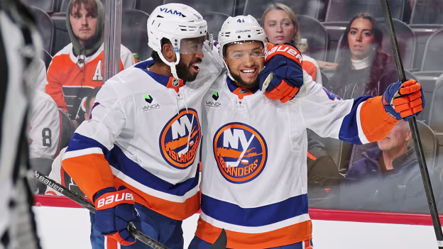 Warren earns first point on Duclair's goal