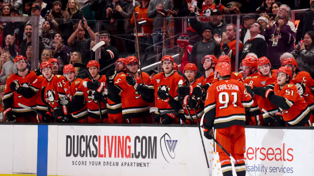 Carlsson Gets His Second of the Game