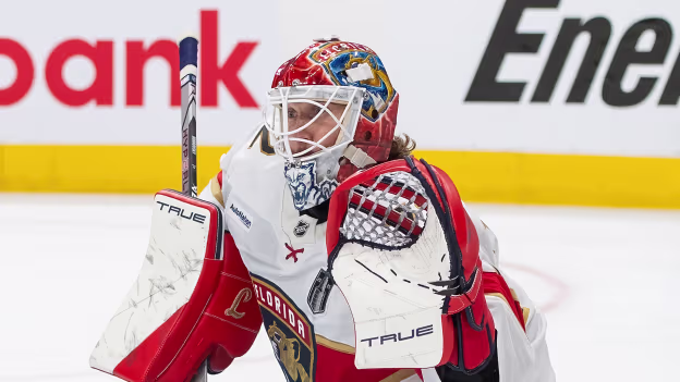 Bobrovsky's sprawling save