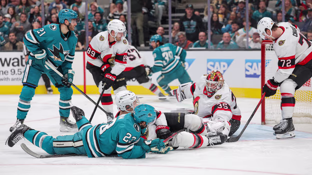 Goodrow redirects Wennberg's shot