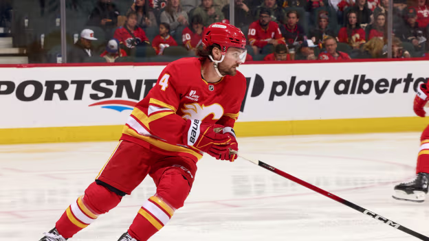 Andersson hammers one-timer to break the ice