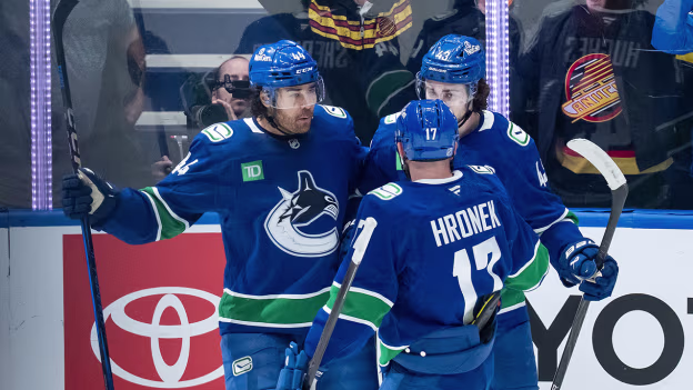 Sherwood completes passing play