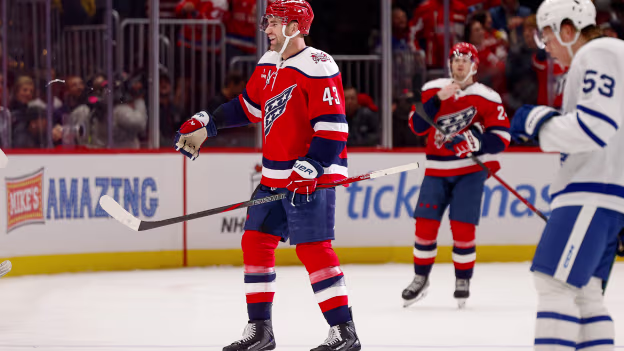 TOR@WSH: Wilson scores empty-net goal