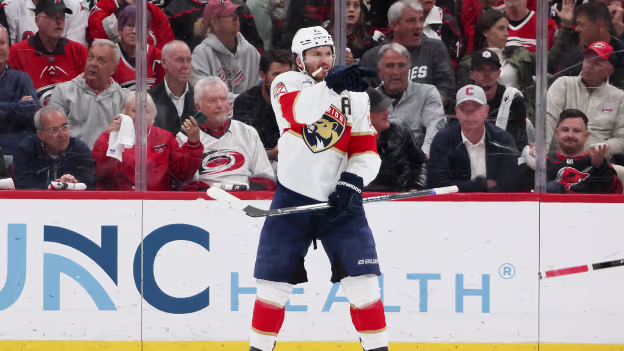 Tkachuk cuts Hurricanes' lead in half with PPG