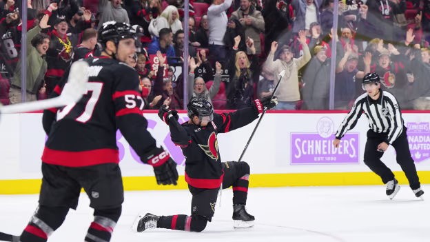 Stützle reclaims the lead