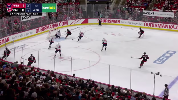 WSH@CAR: Thompson with a great save against Seth Jarvis