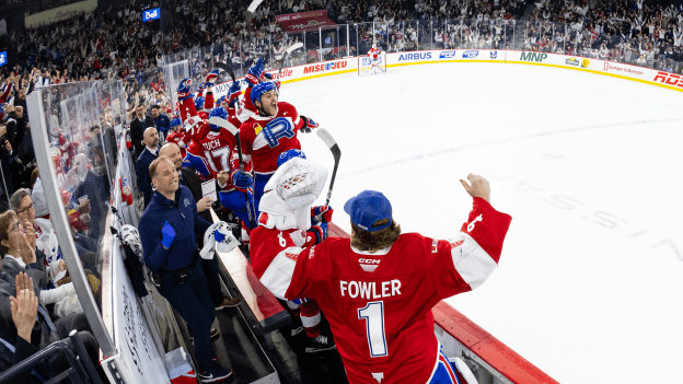 16x9_Bench celly-Vitor Munhoz_l’Arena du Rocket Inc