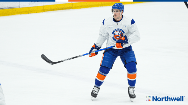 PHOTOS: Islanders Morning Skate Nov. 9