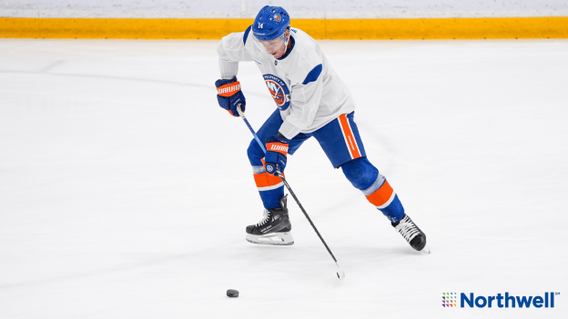 PHOTOS: Islanders Practice Oct. 9