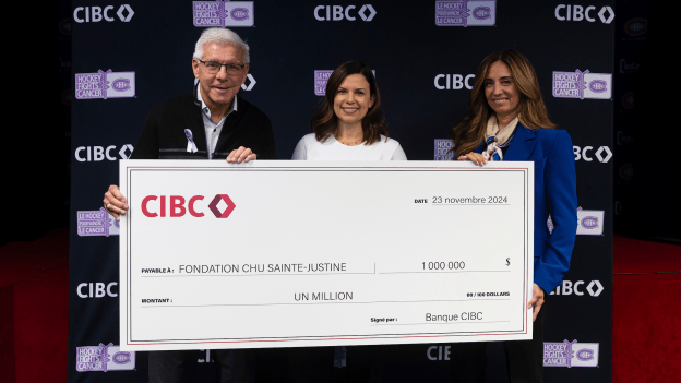 6 - CIBC Cheque Presentation - Vitor Munhoz - NHLI via Getty Images