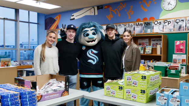 Buoy Friendsgiving: Bringing Cheer to Local School 