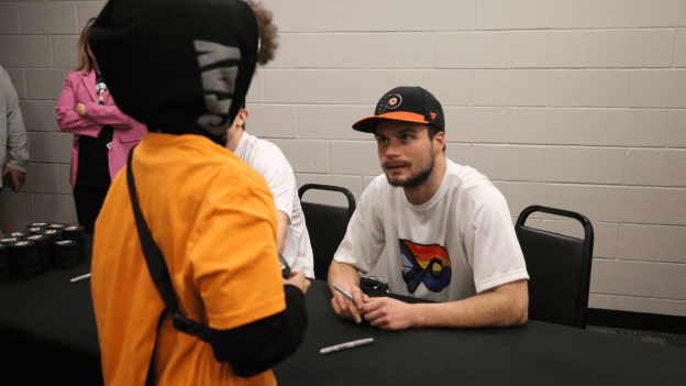 Scott Laughton meets with LGBTQ+ youth following Pride Night Game