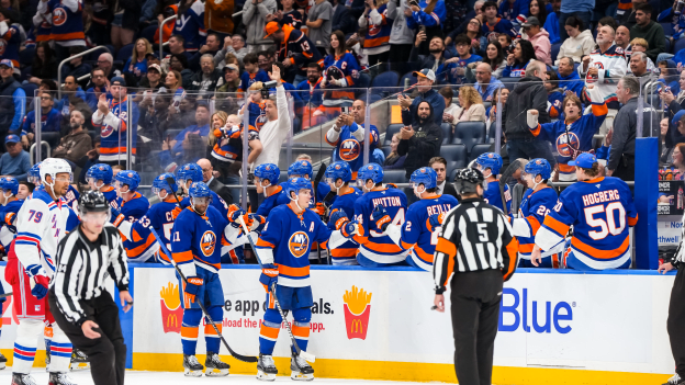 PHOTOS: Islanders 5, Rangers 2